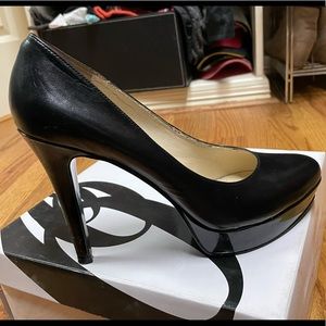 Nine West Marina Heel leather upper size 8.5 worn twice. Original box included